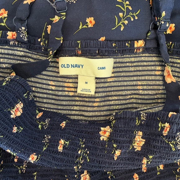 Old Navy Women’s Floral Smocked Midi Dress With Pockets & Adjustable Straps - Picture 6 of 7